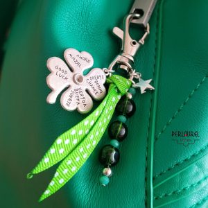 Bijou de sac ruban vert