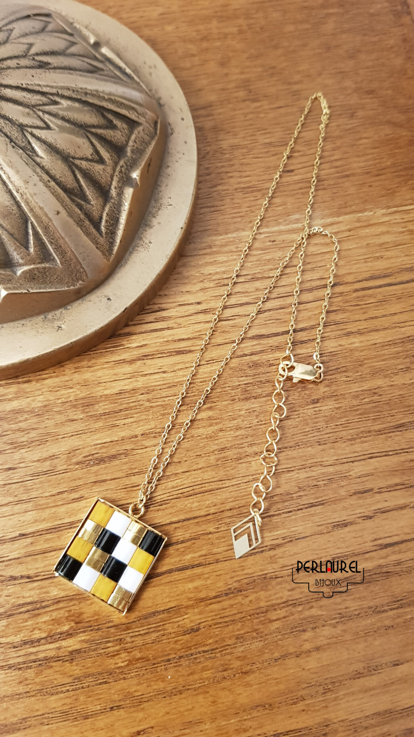 Pendentif tila doré